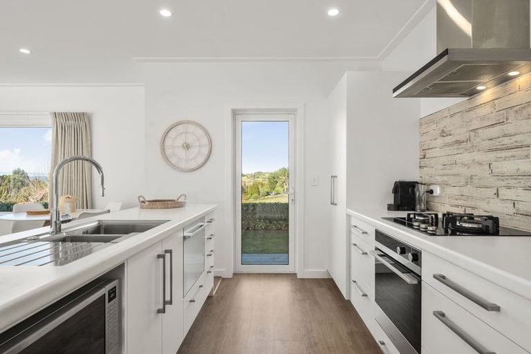 Photo of property in 2/21 Highland Drive, Acacia Bay, Taupo, 3385