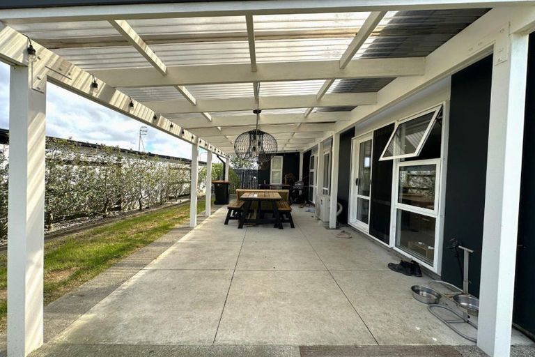 Photo of property in 15 Monaco Grove, Fitzherbert, Palmerston North, 4410