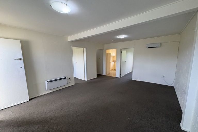 Photo of property in 8/19 Pirie Crescent, Moera, Lower Hutt, 5010