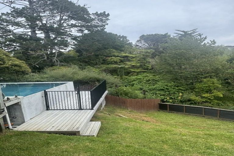 Photo of property in 14 Beazley Place, Glendene, Auckland, 0602