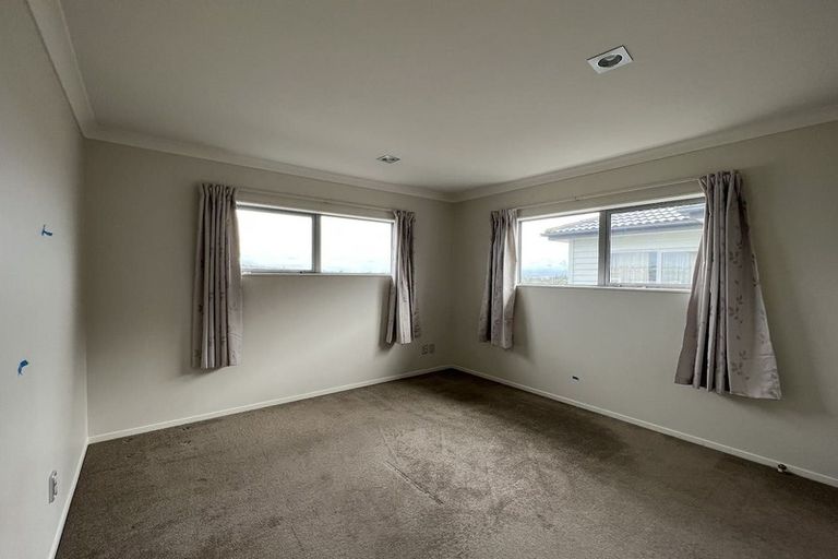 Photo of property in 16 Kira Road, Flat Bush, Auckland, 2016