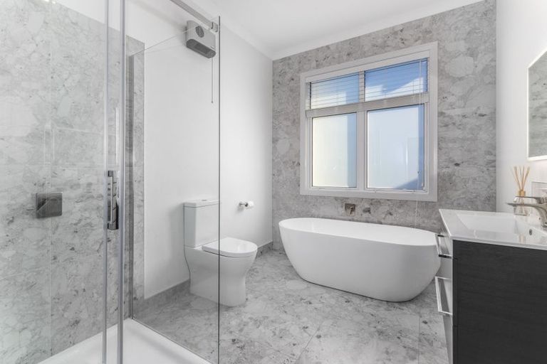Photo of property in 155 Guildford Drive, Paraparaumu Beach, Paraparaumu, 5032