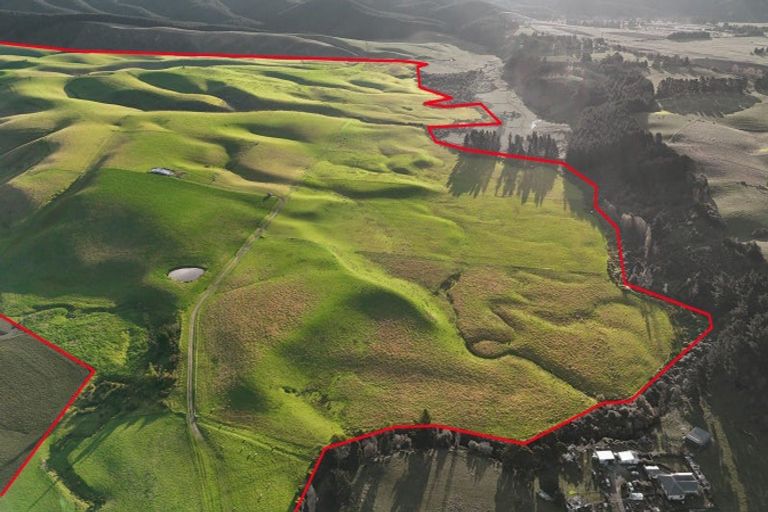 Photo of property in 16 Bay Road, Purakaunui, 9081