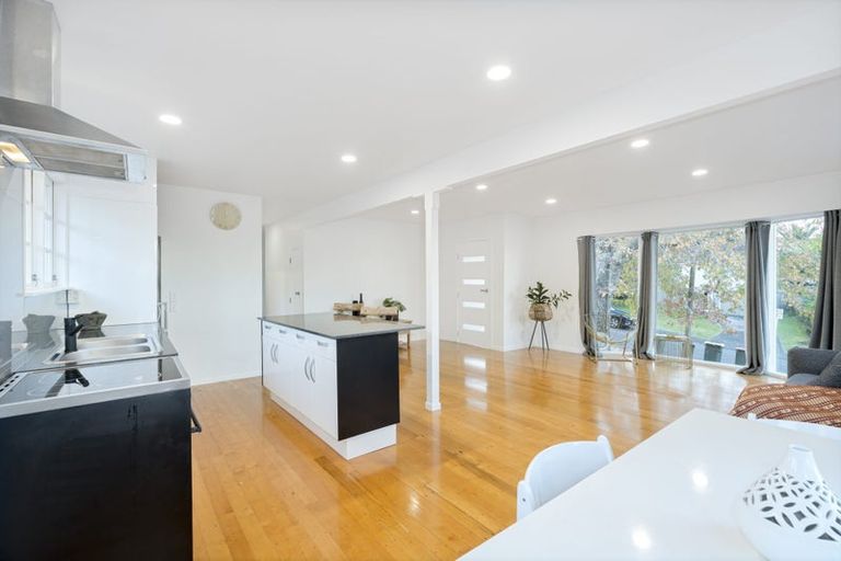 Photo of property in 37 Keegan Drive, Massey, Auckland, 0614
