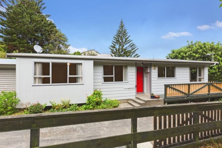 Photo of property in 13a Mahoe Street, Tawa, Wellington, 5028