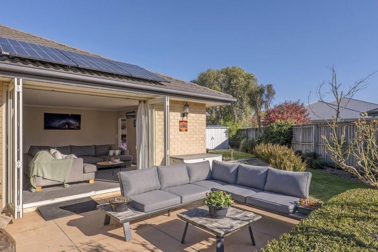 Photo of property in 7 Riverwood Boulevard, Redwood, Christchurch, 8051