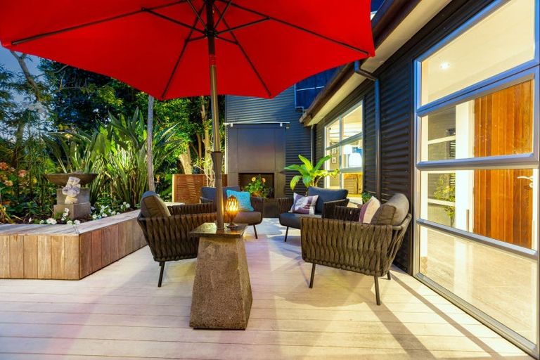 Photo of property in 3 Seaview Road, Paraparaumu Beach, Paraparaumu, 5032