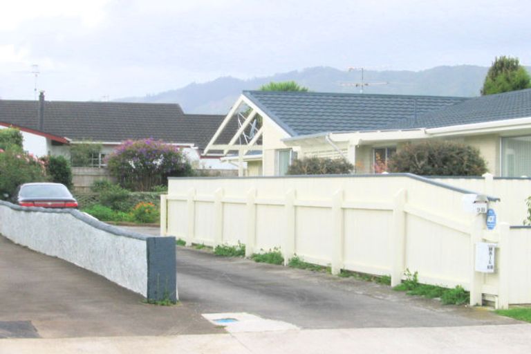 Photo of property in 9b Rawene Street, Waikanae, 5036
