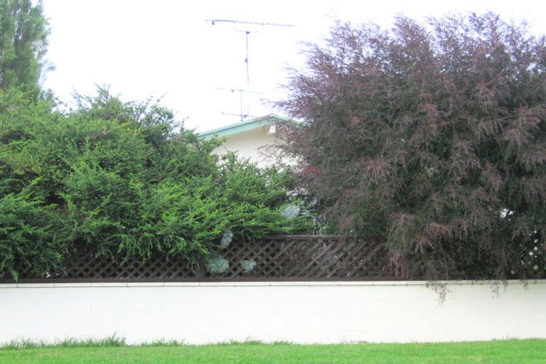 Photo of property in 105 Rosario Crescent, Red Beach, 0932