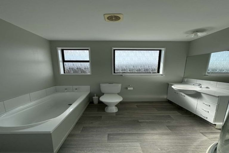 Photo of property in 128a Inwoods Close, Parklands, Christchurch, 8083