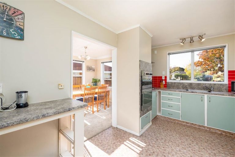 Photo of property in 38 Highland Place, Avonhead, Christchurch, 8042