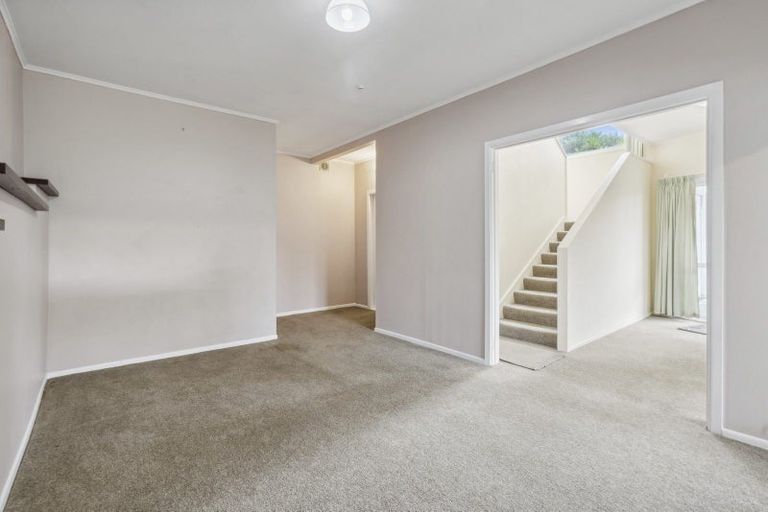 Photo of property in 3 Kahikatea Grove, Paparangi, Wellington, 6037