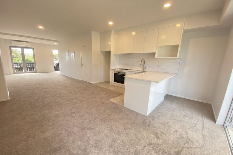 Photo of property in 6/36 Edmonton Road, Henderson, Auckland, 0612