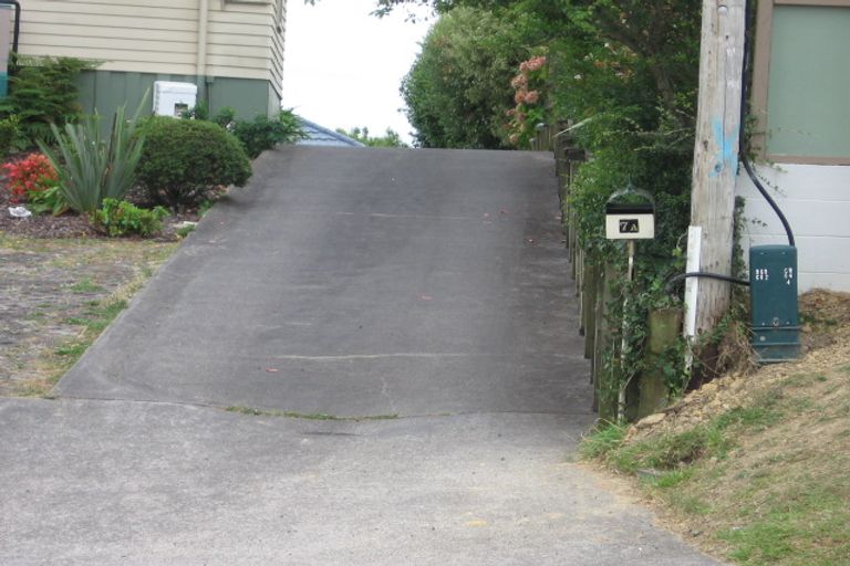 Photo of property in 7a Roberts Road, Glenfield, Auckland, 0629