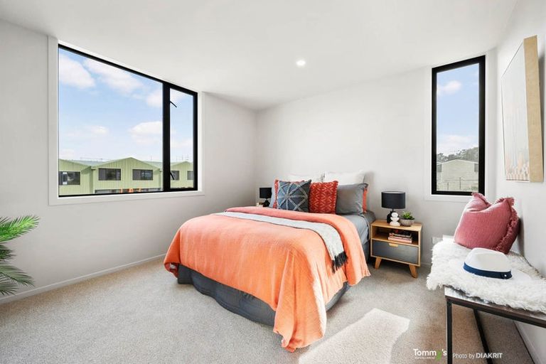 Photo of property in 10-12 Utauta Street, Waikanae, 5036