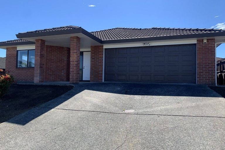 Photo of property in 6 Fleetwood Drive, Henderson, Auckland, 0612