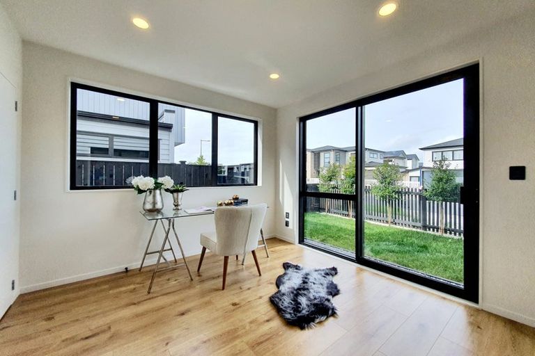 Photo of property in 5 Sager Midgley Road, Hobsonville, Auckland, 0616