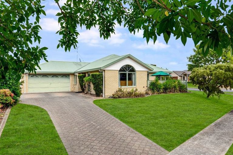 Photo of property in 2 Dingwall Court, Rototuna, Hamilton, 3210