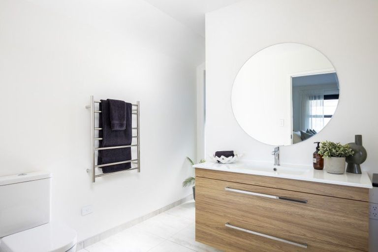 Photo of property in 10 Pa Tuna Lane, Hurdon, New Plymouth, 4310