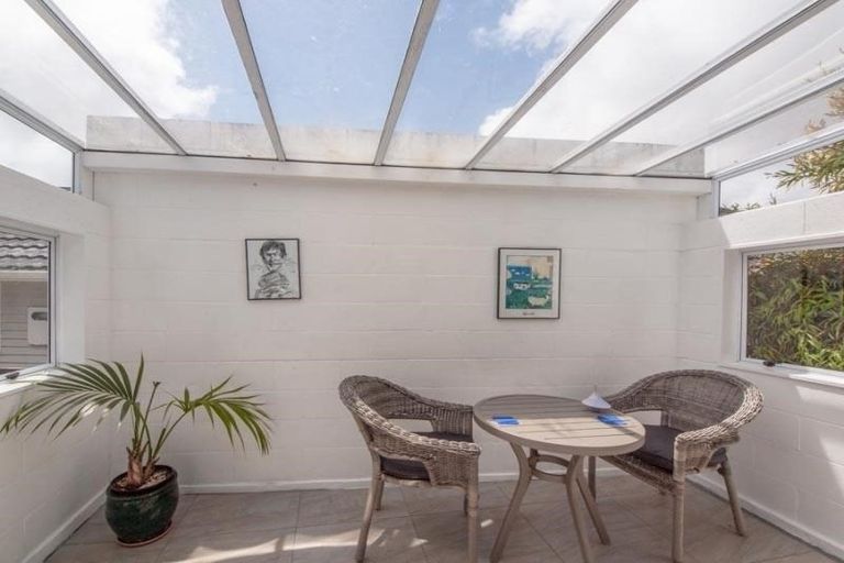 Photo of property in 27 Cranwell Street, Churton Park, Wellington, 6037