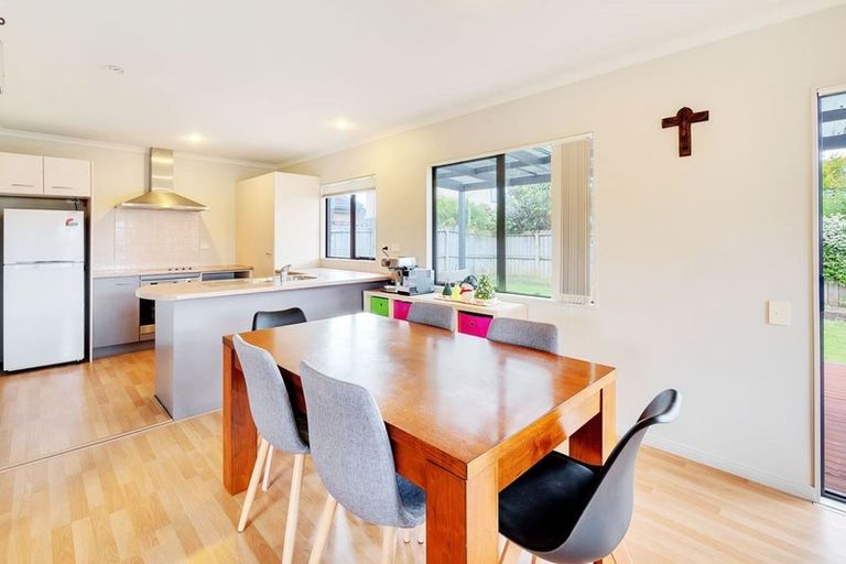 Photo of property in 8 Applebox Lane, Henderson, Auckland, 0612