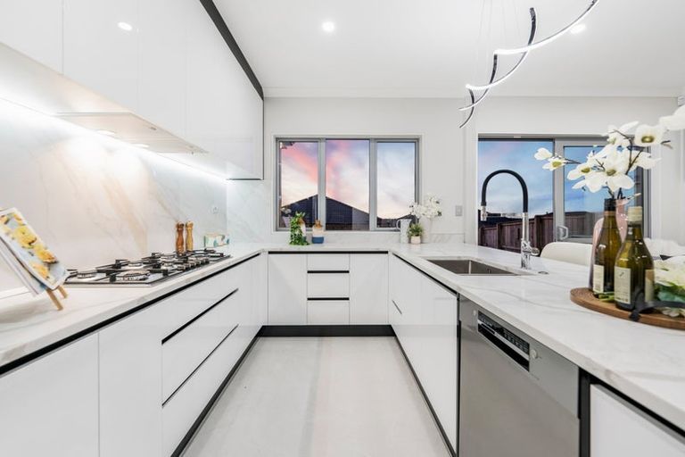 Photo of property in 21 Black Shed Road, Flat Bush, 2019
