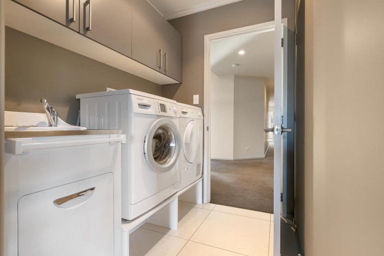 Photo of property in 16 Forest Heights, Wanaka, 9305