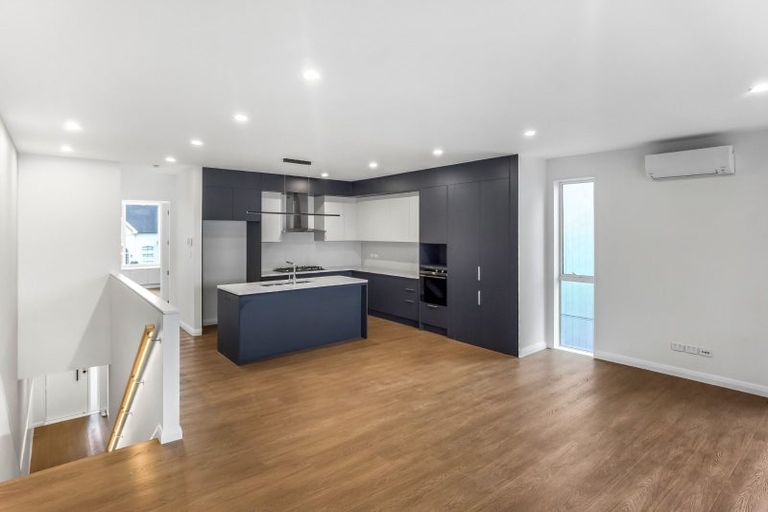 Photo of property in 10 Yellow Pear Lane, Karaka, 2578