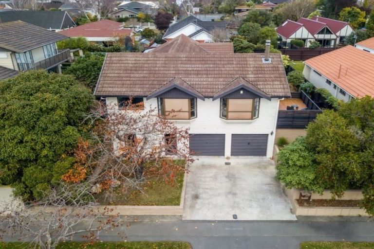 Photo of property in 209 Maidstone Road, Avonhead, Christchurch, 8042