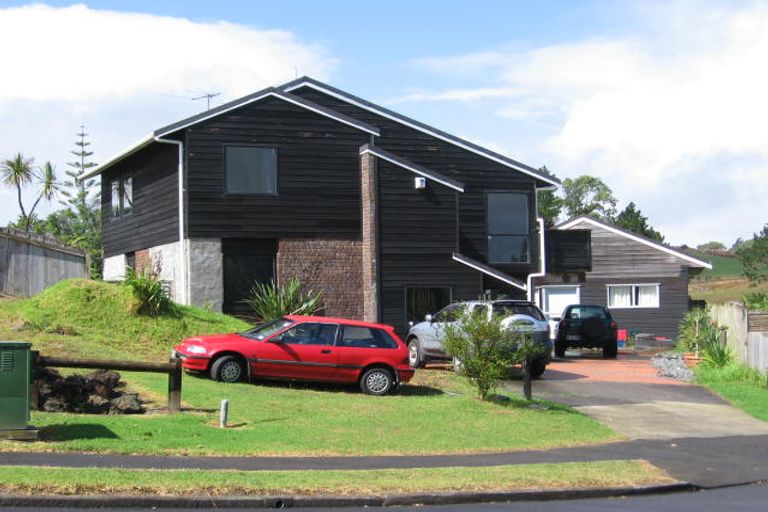 Photo of property in 12 Mckinley Road, Sunnyvale, Auckland, 0612