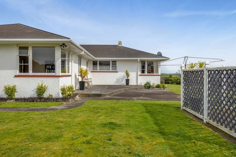 Photo of property in 414 South Road, Hawera, 4674