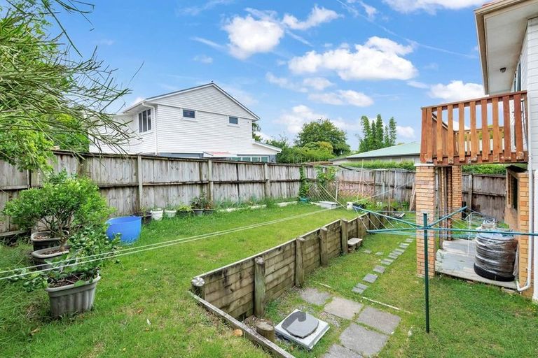 Photo of property in 52a Roberts Road, Te Atatu South, Auckland, 0610