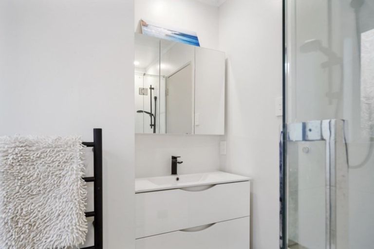 Photo of property in 37 Lachlan Drive, Dinsdale, Hamilton, 3204