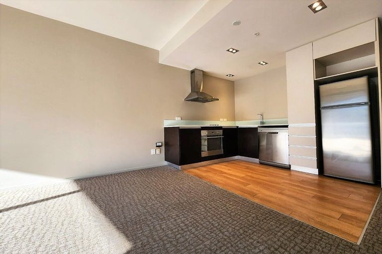 Photo of property in Revolucion Apartments, 405/28s Torrens Terrace, Mount Cook, Wellington, 6011