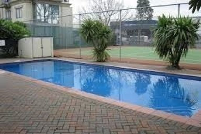 Photo of property in 2f/10 Crown Lynn Place, New Lynn, Auckland, 0600