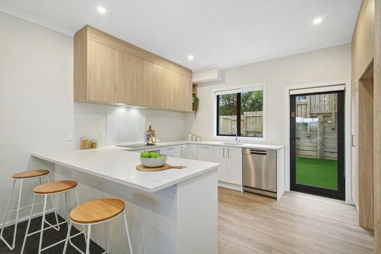 Photo of property in 1b Pembroke Street, Tawa, Wellington, 5028