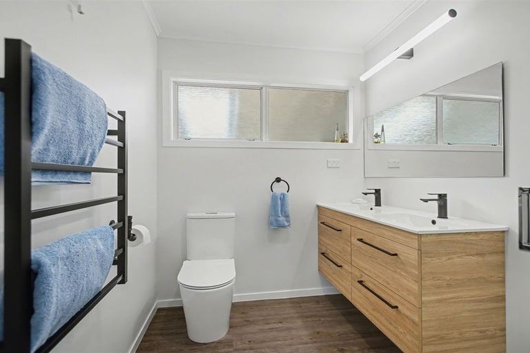 Photo of property in 81 Domett Street, Westport, 7825