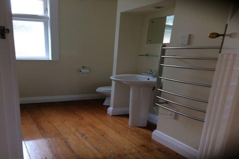 Photo of property in 332 Adelaide Road, Newtown, Wellington, 6021