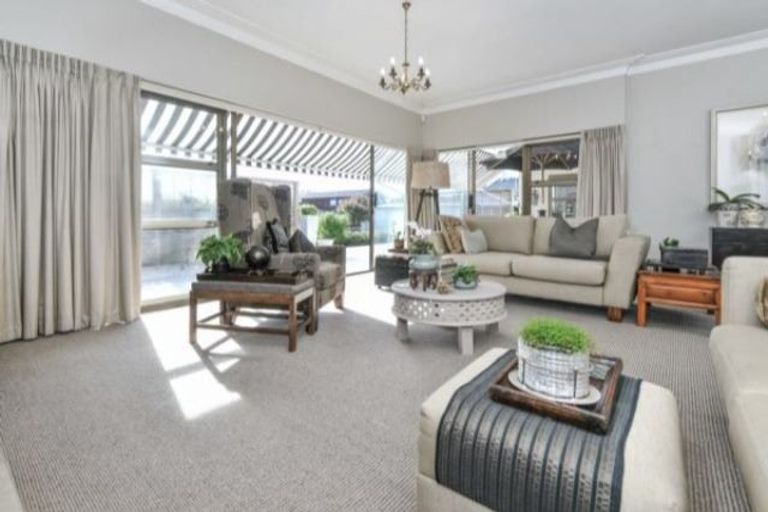 Photo of property in 6 Bungalore Place, Half Moon Bay, Auckland, 2012