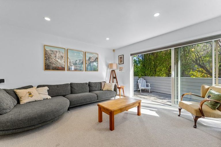 Photo of property in 127 Browns Bay Road, Browns Bay, Auckland, 0630