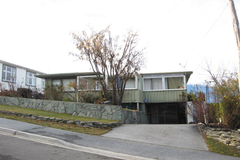 Photo of property in 3 Suburb Street, Queenstown, 9300
