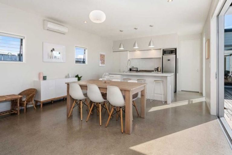 Photo of property in 11 Coprosma Close, Papamoa Beach, Papamoa, 3118