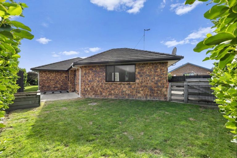 Photo of property in 31 Chestnut Close, Kelvin Grove, Palmerston North, 4414
