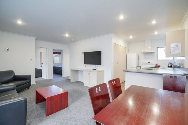 Photo of property in 8a-d Tay Street, Turnbull Thomson Park, Invercargill, 9810