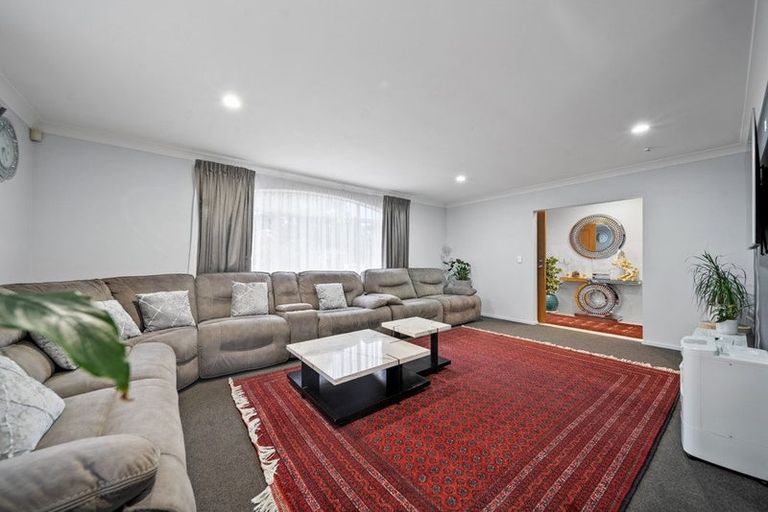 Photo of property in 35 Croftview Road, Wattle Downs, Auckland, 2103