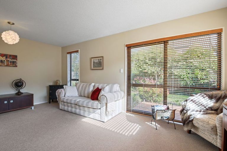 Photo of property in 2/4 Gatonby Place, Avonhead, Christchurch, 8042