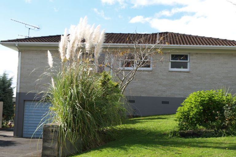 Photo of property in 2/3 Rangitoto View Road, Cockle Bay, Auckland, 2014