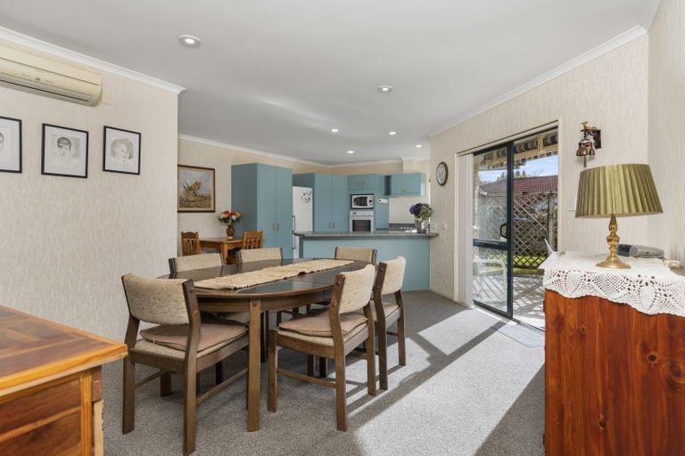 Photo of property in 27 Lysaght Place, Welcome Bay, Tauranga, 3112