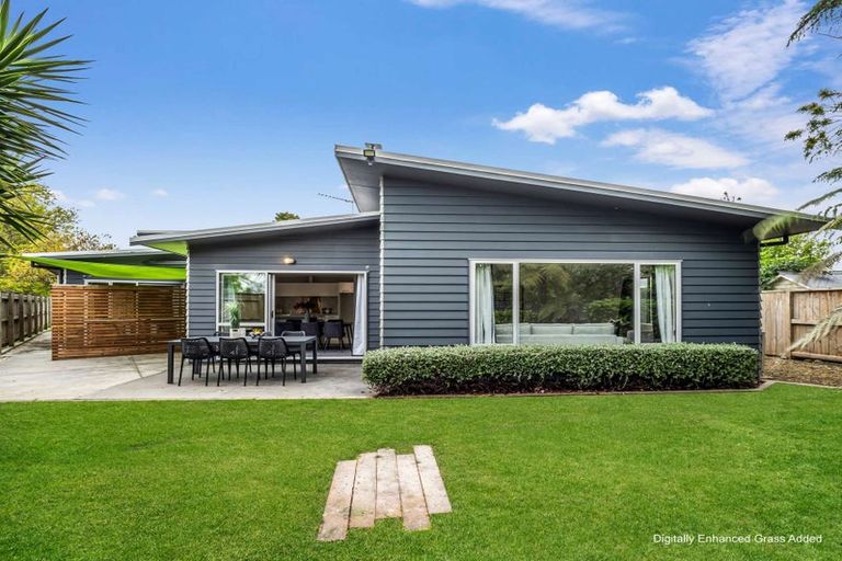 Photo of property in 14a Duna Place, Takaro, Palmerston North, 4412