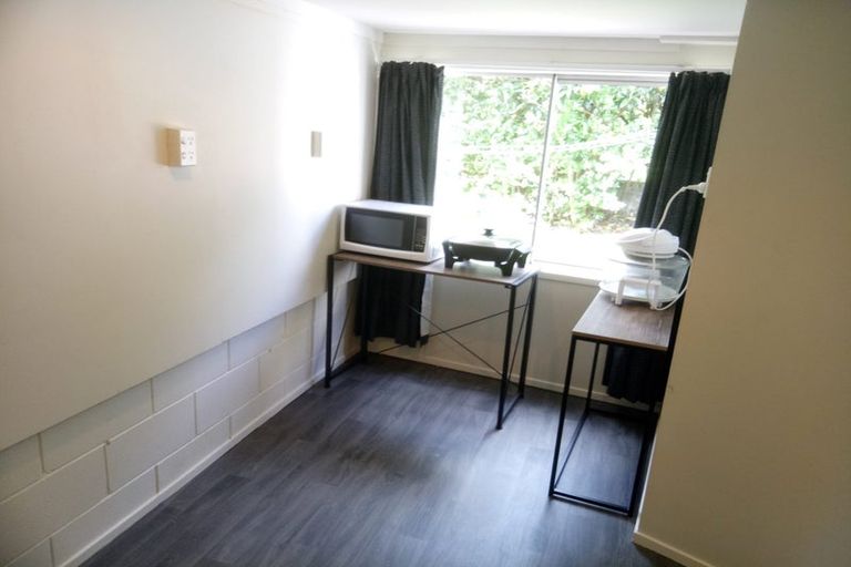 Photo of property in 4 Evans Road, Glen Eden, Auckland, 0602